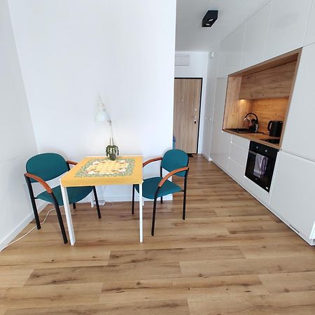 Apartamento Uroczy Apartament Z Miejscem Na Auto W Garazu Varsovia Exterior foto