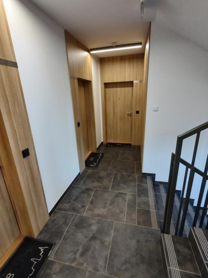 Apartamento Uroczy Apartament Z Miejscem Na Auto W Garazu Varsovia Exterior foto