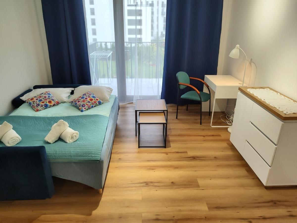 Apartamento Uroczy Apartament Z Miejscem Na Auto W Garazu Varsovia Exterior foto