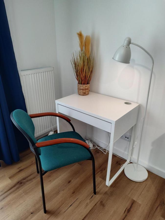 Apartamento Uroczy Apartament Z Miejscem Na Auto W Garazu Varsovia Exterior foto