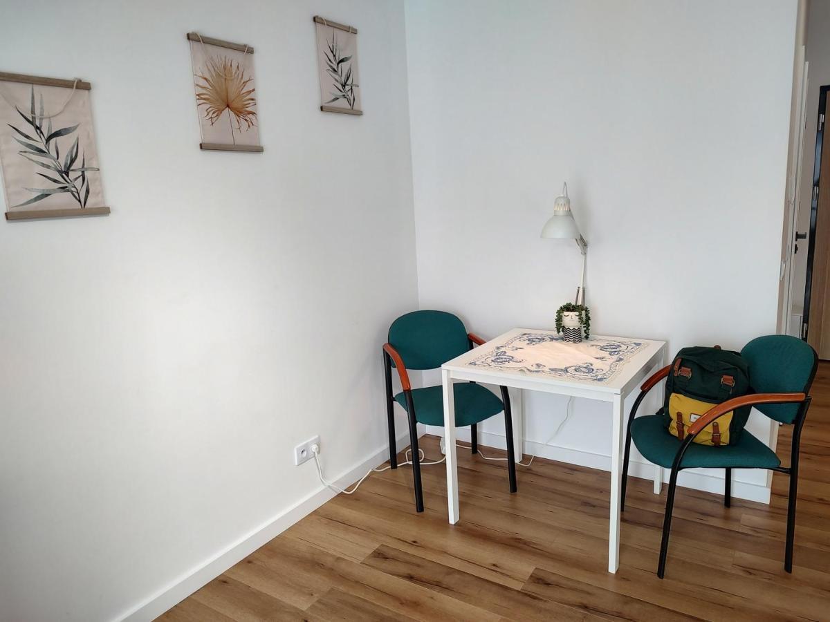 Apartamento Uroczy Apartament Z Miejscem Na Auto W Garazu Varsovia Exterior foto